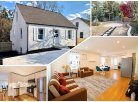 5BR & 4BA Lovely House with Beautiful Backyard in VA, hotel en Falls Church