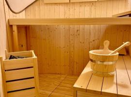 Casetta Zoe - Private Sauna, hotel in Margone