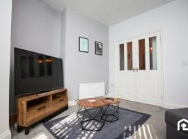 Stylish Cosy Two Bed Apartment - Coast Location