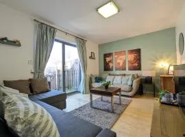 Large 3-bedrooms House Near Centre Free Parking