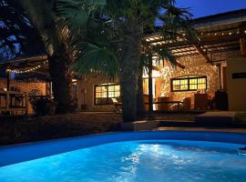 Hostal Sol, Mar y Luna, homestay in Bella Vista