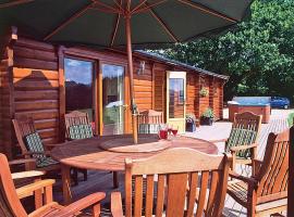 Cider Mill Lodge - Hw7420, hotel in Tintern
