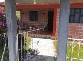 Cabaña Jilotepec, ALDEA el corazon de la montaña de 2 habitaciones, hotel sa Las Peñas