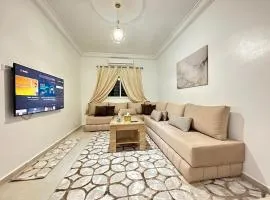 Close to airport, easy access to Medina