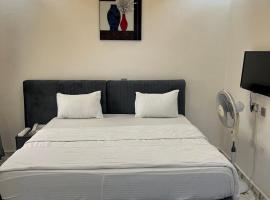 Living Spring Cool & Comfort Events and Suites、Ogbaのホテル