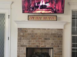 spacious fenced home with garage in Kathleen, hotel a Kathleen