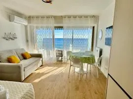 Casa Sud Menton face à la mer, terrase cuisine équipée wifi