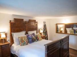 Casa Fratomari - The Alpine dream, hotelli kohteessa Lombro