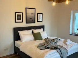 FeWo - LOFT Mosel & Weinquartier, Balkon, Parkplatz, moderne Küche, bis 8 Personen