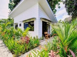 Paradise Studio- Pool, beach, yoga