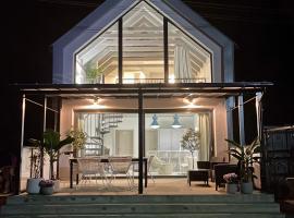 Hampton Zalew Zegrzyński, hotel i Cupel