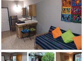 Roatan Backpackers' Hostel, hotel in Sandy Bay