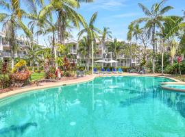 Coconut Palms at Holloways Beach - Cairns, hotel a Holloways Beach