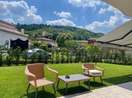 Giardino di Lei, appartamento Giallo, ξενοδοχείο σε Montegrotto Terme