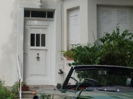 Gîte avec parking, au calme, entre Colmar-Riquewihr et Obernai ,marchés de Noël, 3 chambres, avec terrasse、シャトノワのホテル