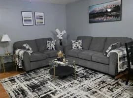 The E-Town Retreat 2BR townhouse close to Downtown