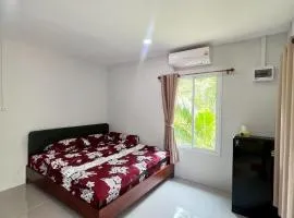 Palm tree garden house NinemintoAonangbeach