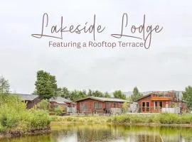 Lakeside Lodge Retreat, with Roof Deck - Golf & Spa, Gleneagles