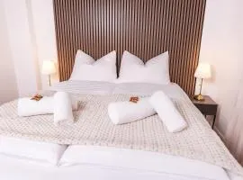 NUIT Apartment - HBF, Zentral, Helios-Klinik, Messe Düsseldorf 19 km, NEU