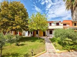 Apartment with Pool and Private Parking