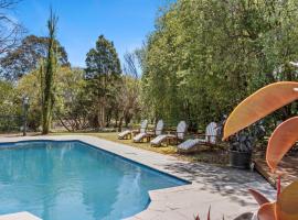 Raygold Park Equestrian Accommodation plus Pool House, hotel en Moorooduc