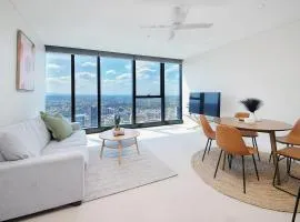 Panoramic 3-Bedroom Skyscape with Free Parking