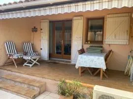 Maison mitoyenne avec climatisation et parking à Bormes-les-Mimosas - FR-1-251-877