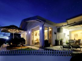 villas 21,22 Albena sea view，位于罗格其维的酒店