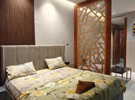 Blue Sapphire Forest Stays, hotel i Ghaziabad