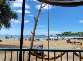 Sand Tent Beach Resort Patnem, hotel v destinaci Patnem