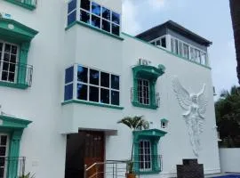 Luxus Resort & Swimming Pool