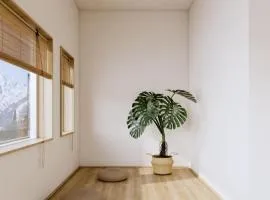 Yamamori Hakuba by Jade Group