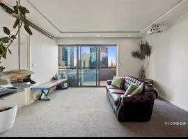 Penthouse Retreat in Heart ofCBD