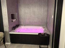 חוויה בכיכר，位于内坦亚的度假短租房