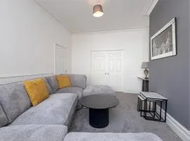 Pass the Keys 5-Bed Darlington Great for Groups Longer Stays