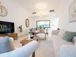 Stylish Yas Island Stay Glow Haus Apartment