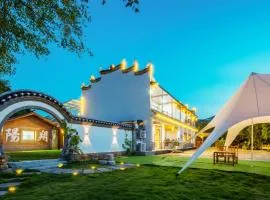 Moonlit Cloud Inn Yangshuo Yulong River