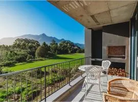 George City Centre Stunning Mountain views