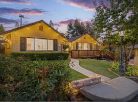 Cozy Cabin by Bass Lake, with Boat Slip, hotel i Bass Lake