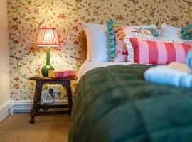 Beautiful 2 Bedroom Cottage in the Cotswolds