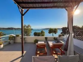 Sea Breeze - Home with a View