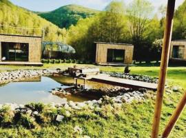 Rai Village, hotel em Băniţa