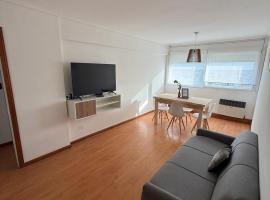 Departamento Impecable Luminoso!, Hotel in Azul