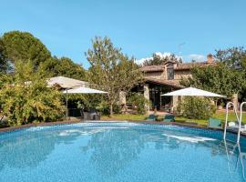 Lake Front Home In Arezzo Ar, hotel din Antria