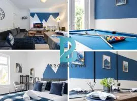 Four Bedroom House by Brookland Stays Serviced Accommodation Short Lets Manchester with Free WiFi