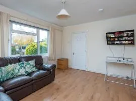 Serene 5BR - A Cozy Home Away From Home