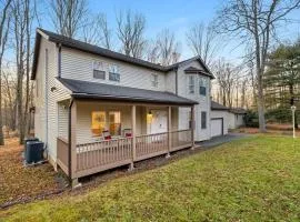 Lake Area 6BR Pet friendly home in Poconos - Your Pocono Retreat