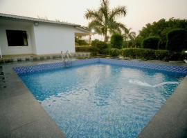 Blue Heaven Farm Villa, hotel en Noida