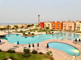 Water Front Porto Sokhna For Familis, hotel v destinaci Ain Soukhna