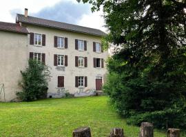 Gîte du Moul'Ain - Entre Terres et Sommets, hotel u gradu Le Poizat